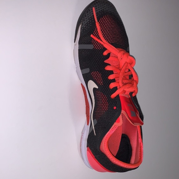 Women Neon Nike Training Sneakers - Picture 6 of 9